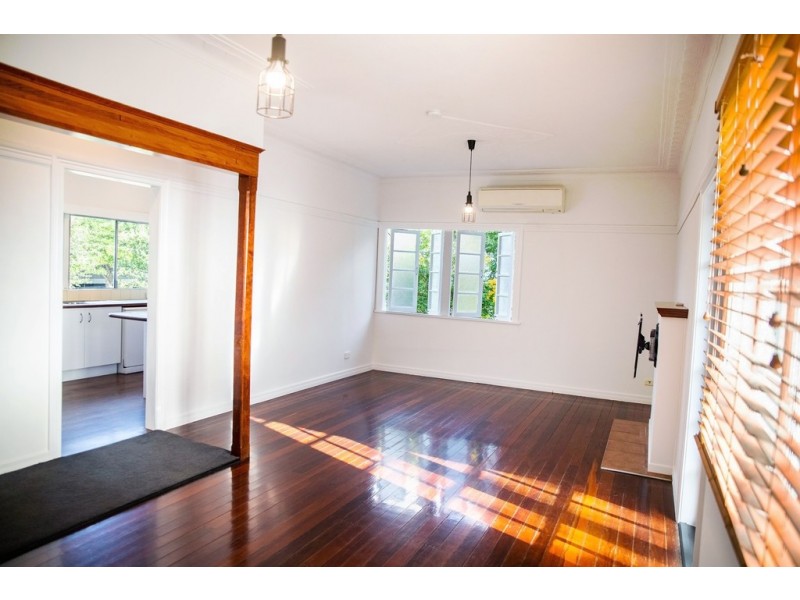 9 Noble st, Windsor QLD 4030