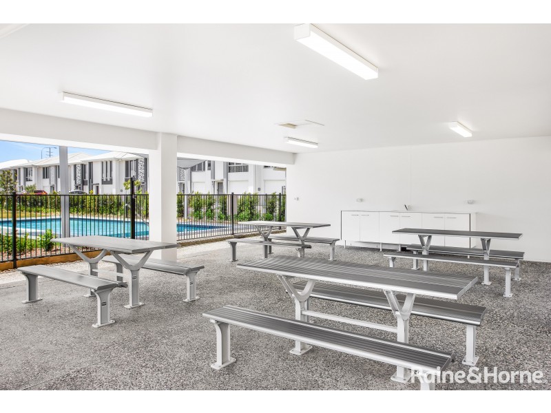 4/188 Gainsborough Drive, Pimpama QLD 4209
