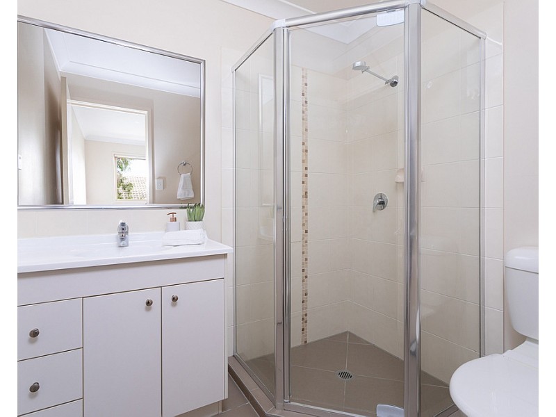 18/06 Canton Court, Manly West QLD 4179