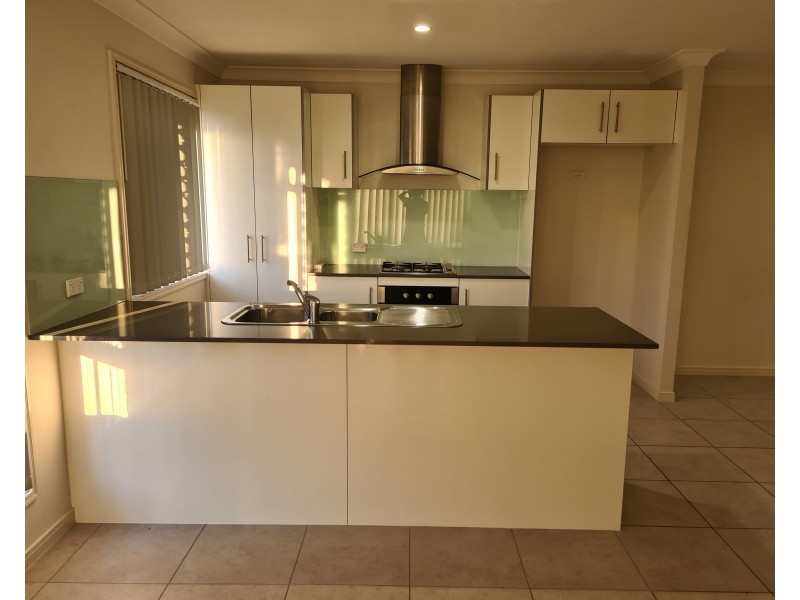 29 Feather Crt, Morayfield QLD 4506