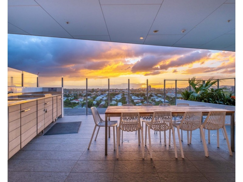 1098/123 Cavendish Road, Coorparoo QLD 4151