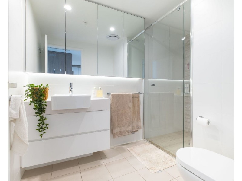 1098/123 Cavendish Road, Coorparoo QLD 4151