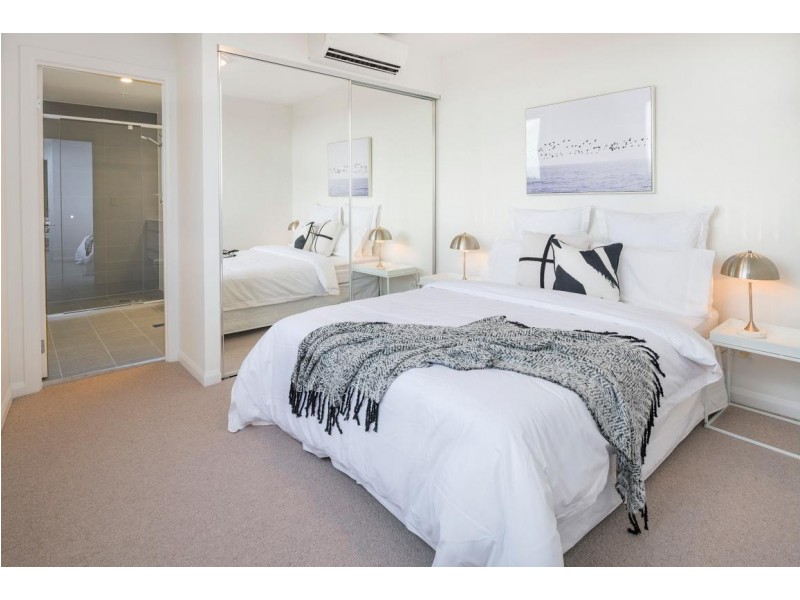 10807/300 Old Cleveland Road, Coorparoo QLD 4151