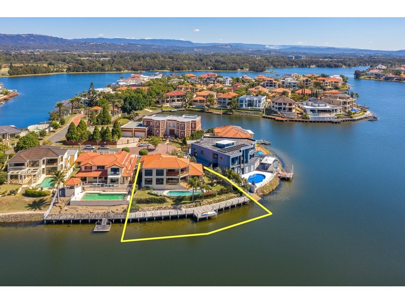4 BOLLARD CIRCUIT, Clear Island Waters QLD 4226
