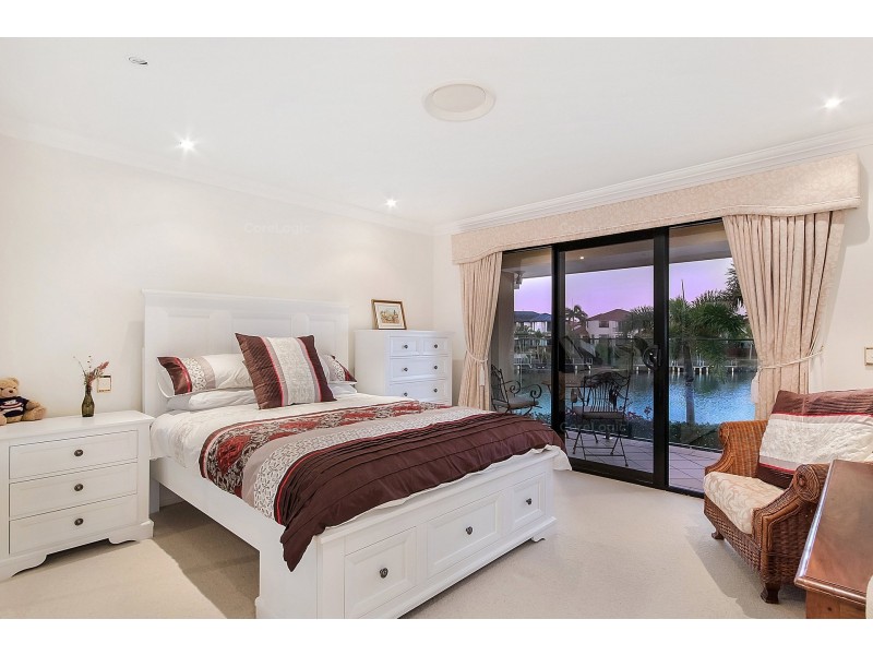 4 BOLLARD CIRCUIT, Clear Island Waters QLD 4226