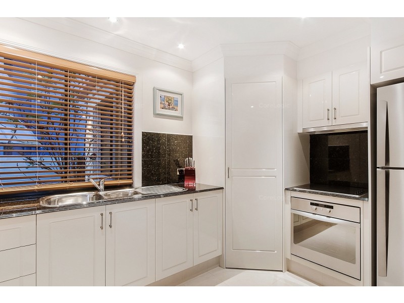 4 BOLLARD CIRCUIT, Clear Island Waters QLD 4226