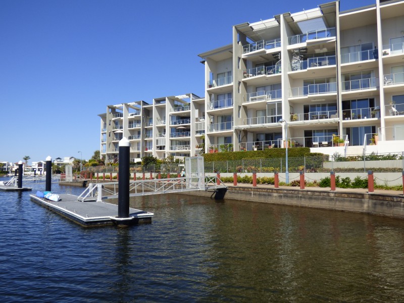 53/7 Grand Parade, Kawana Island QLD 4575