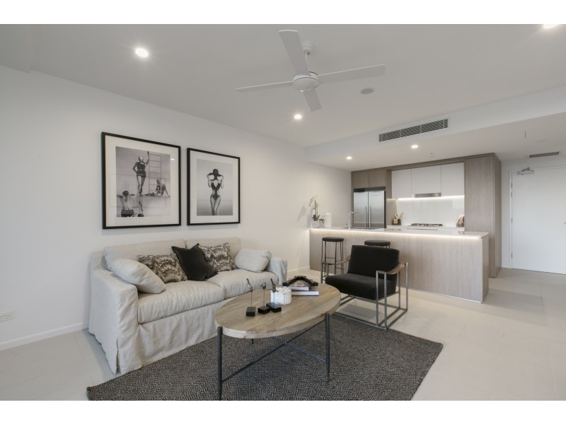 2096/123 Cavendish Road, Coorparoo QLD 4151