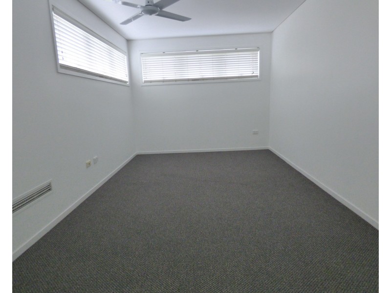 81/7 Grand Parade, Kawana Island QLD 4575