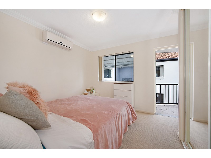 17/15 Dansie Street, Greenslopes QLD 4120