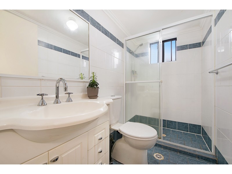 17/15 Dansie Street, Greenslopes QLD 4120