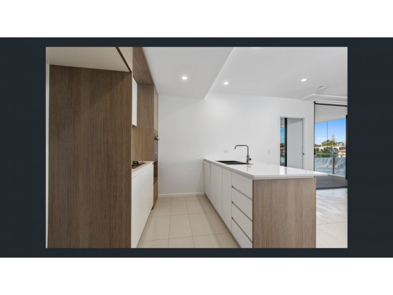 2096/123 Cavendish Road, Coorparoo QLD 4151