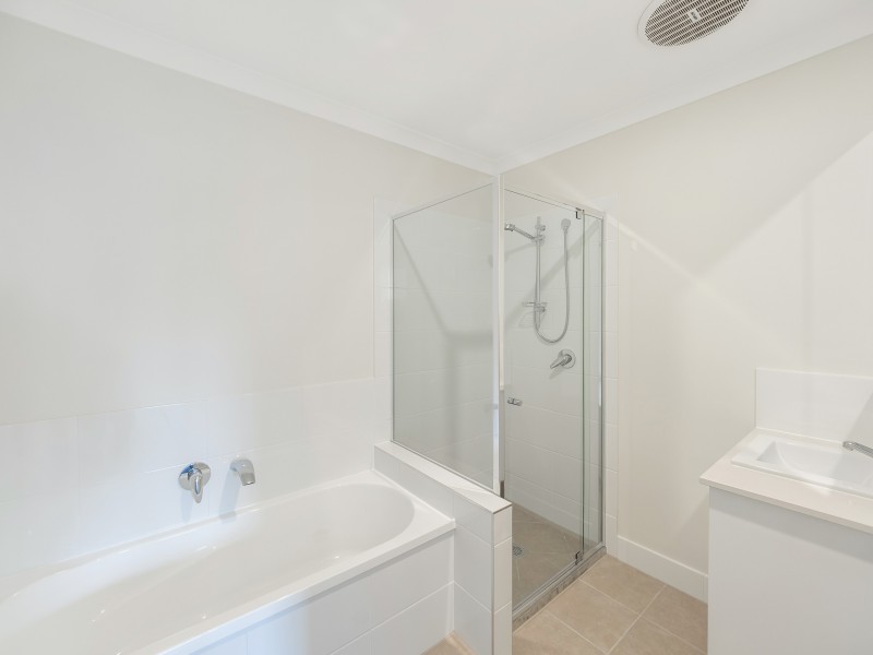 8/9 Springfield College Drive, Springfield QLD 4300