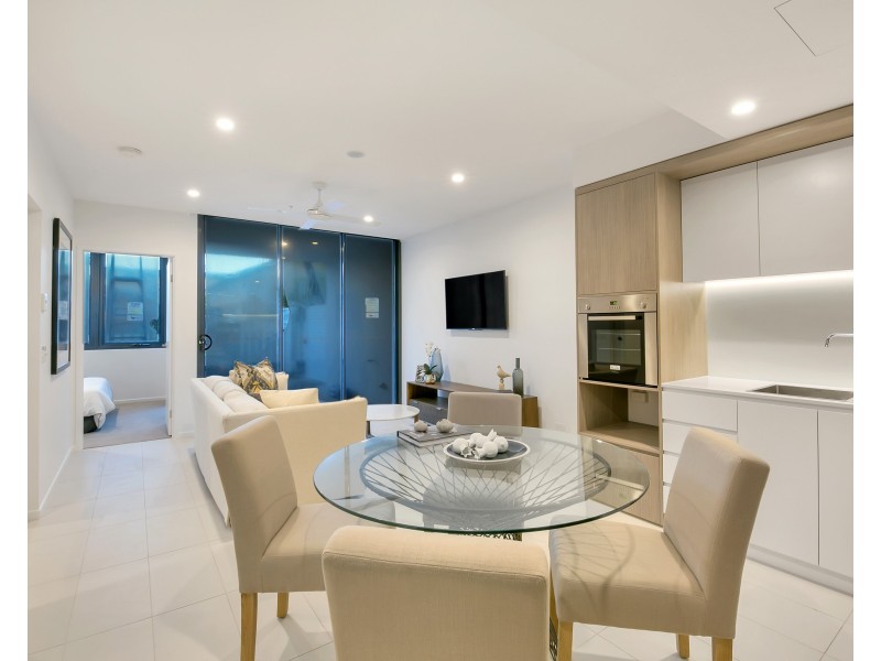 2062/123 Cavendish Road, Coorparoo QLD 4151