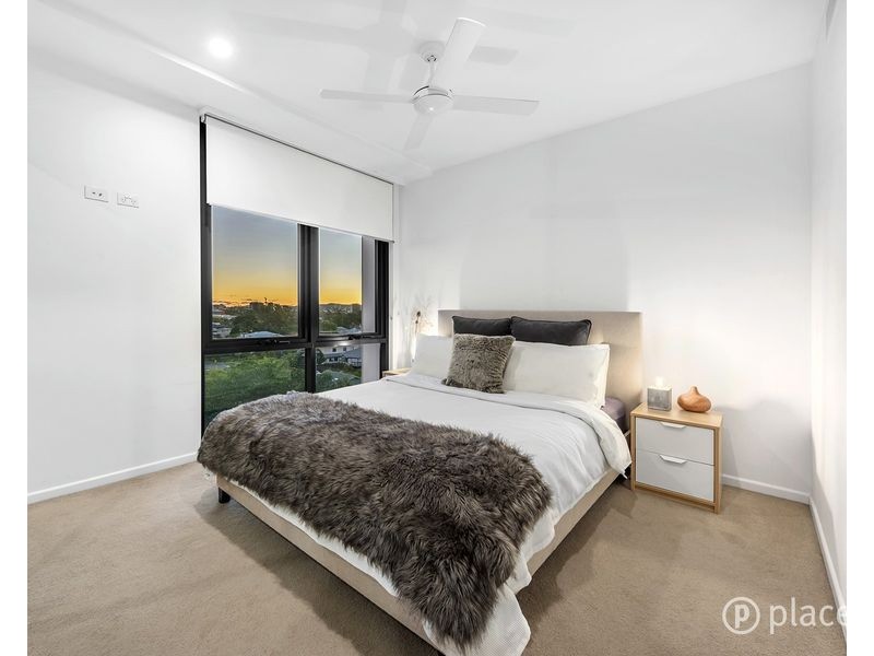 1105/123 Cavendish Road, Coorparoo QLD 4151