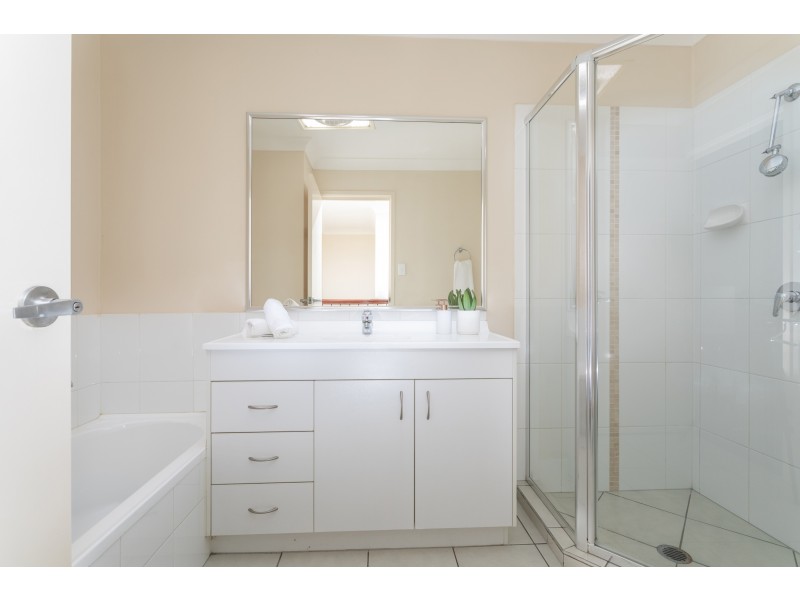 15/6 Canton Court, Manly West QLD 4179