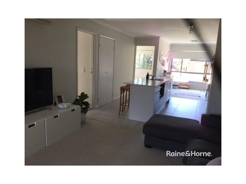 Two Livings/U63 / 123 Barrack Road, Cannon Hill QLD 4170