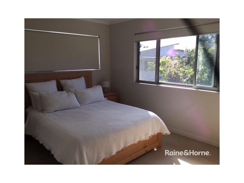 Two Livings/U63 / 123 Barrack Road, Cannon Hill QLD 4170