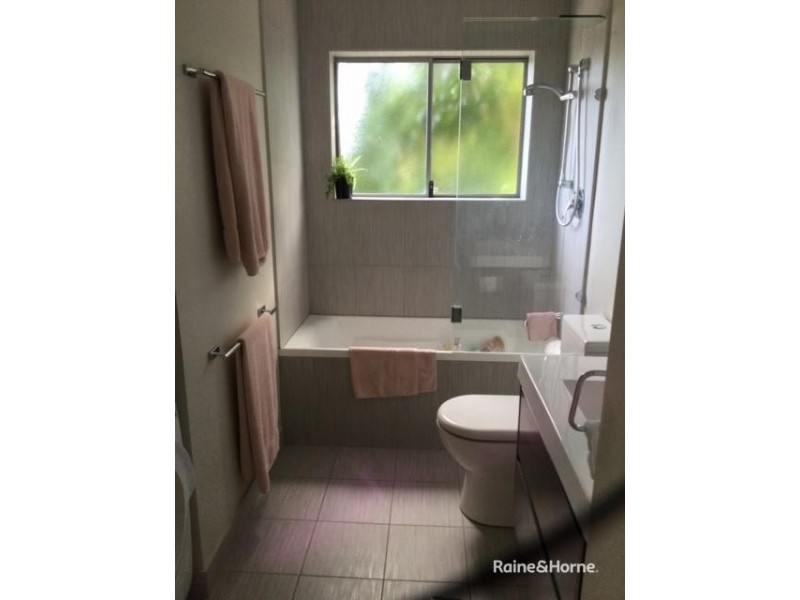 Two Livings/U63 / 123 Barrack Road, Cannon Hill QLD 4170