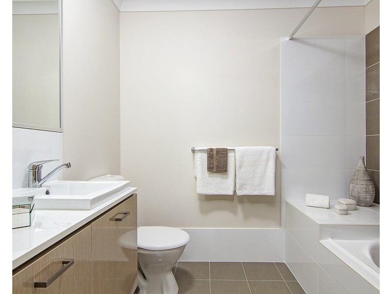 16/1 Gumview Street, Albany Creek QLD 4035