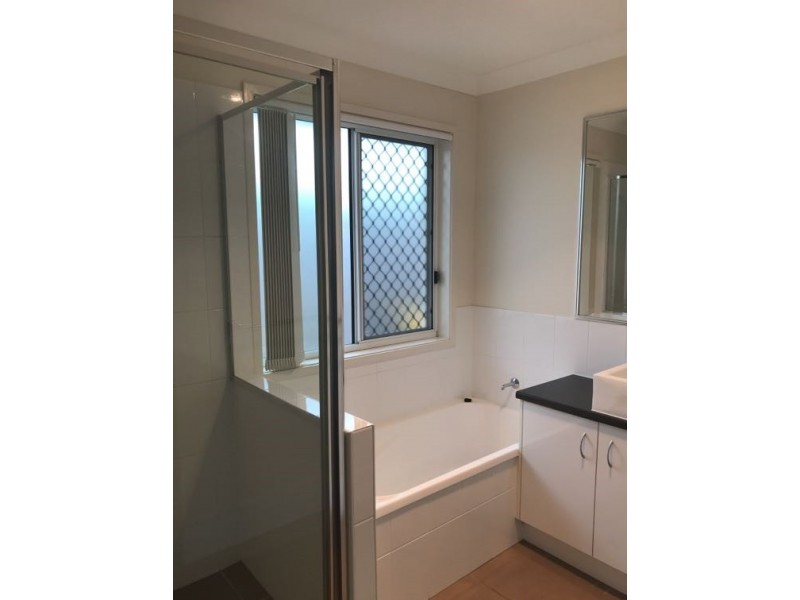 1/19 Mccurley Street, Wynnum West QLD 4178