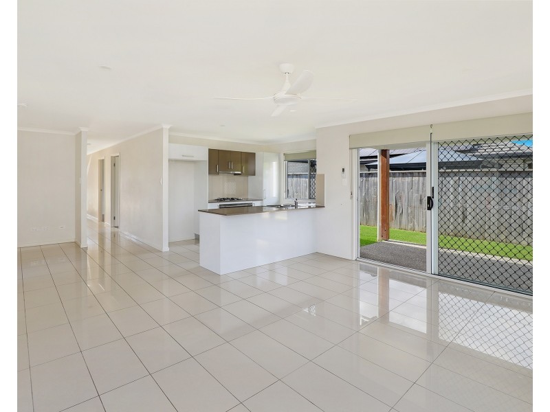 12 Henning st, Meridan Plains QLD 4551