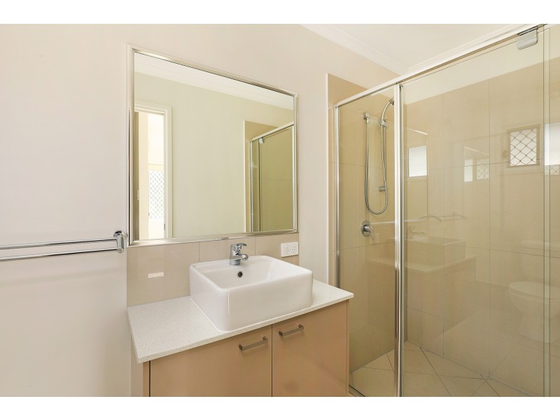 12 Henning st, Meridan Plains QLD 4551