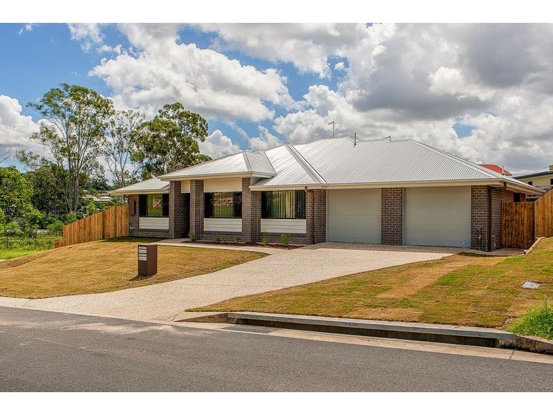 2/12 Lane Court, Mount Warren Park QLD 4207