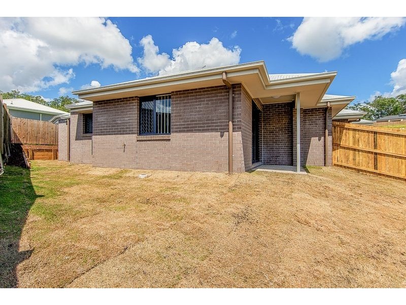 2/12 Lane Court, Mount Warren Park QLD 4207