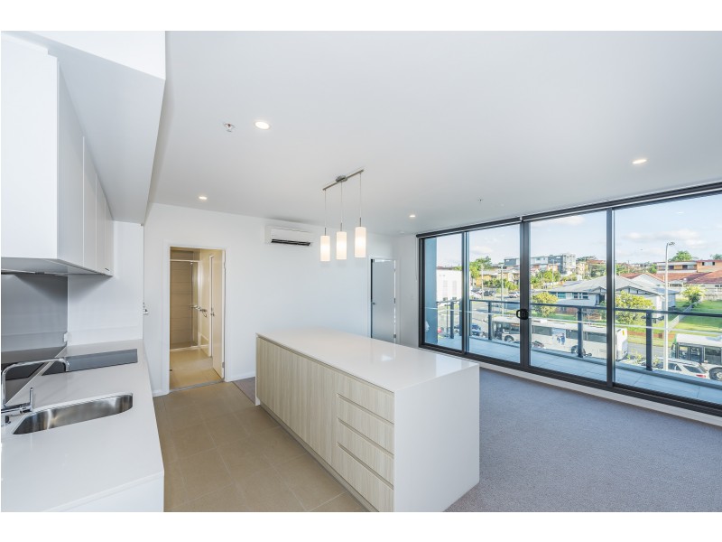 30305/300 Old Cleveland Road, Coorparoo QLD 4151