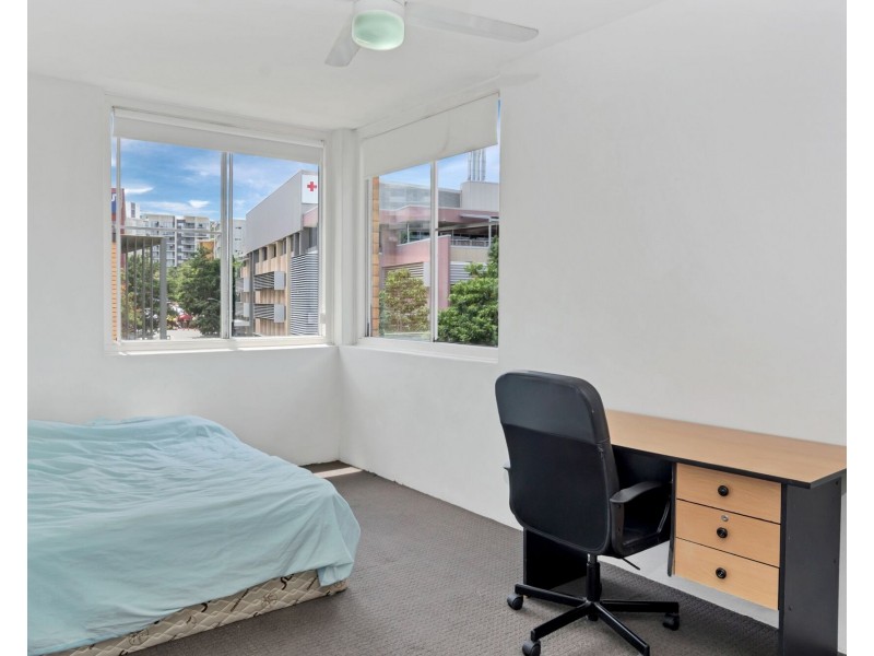 2/16 Blamey Street, Kelvin Grove QLD 4059
