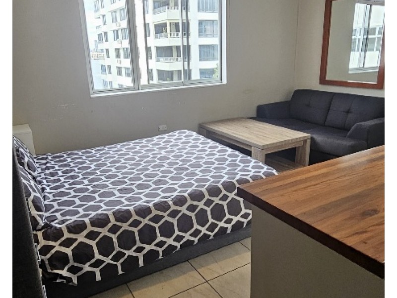 401/2 Barney Street, Southport QLD 4215