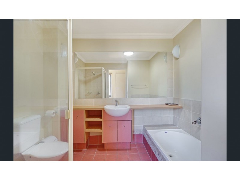 113E/4 UNIVERSITY, Robina QLD 4226