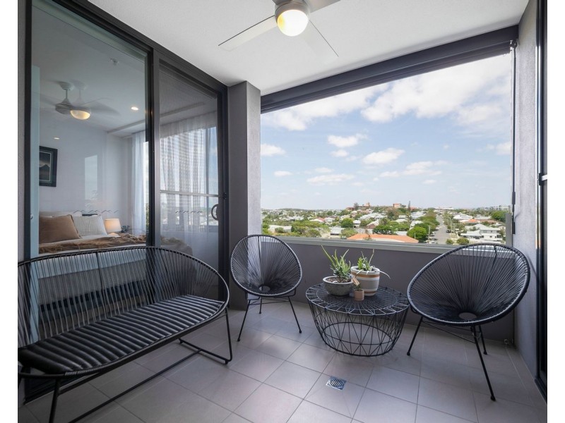 2067/123 Cavendish Road, Coorparoo QLD 4151