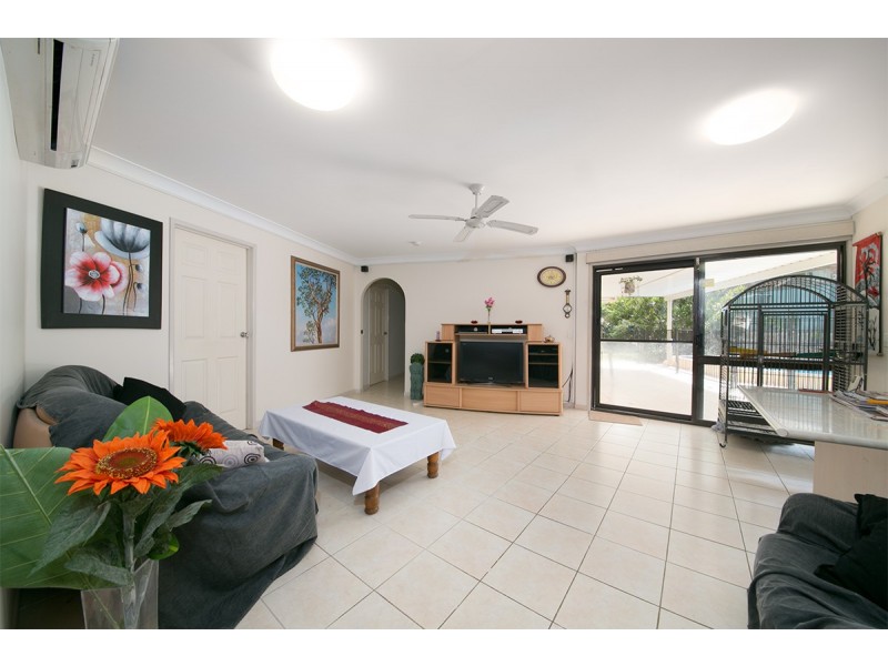 18 Dome Street, Eight Mile Plains QLD 4113