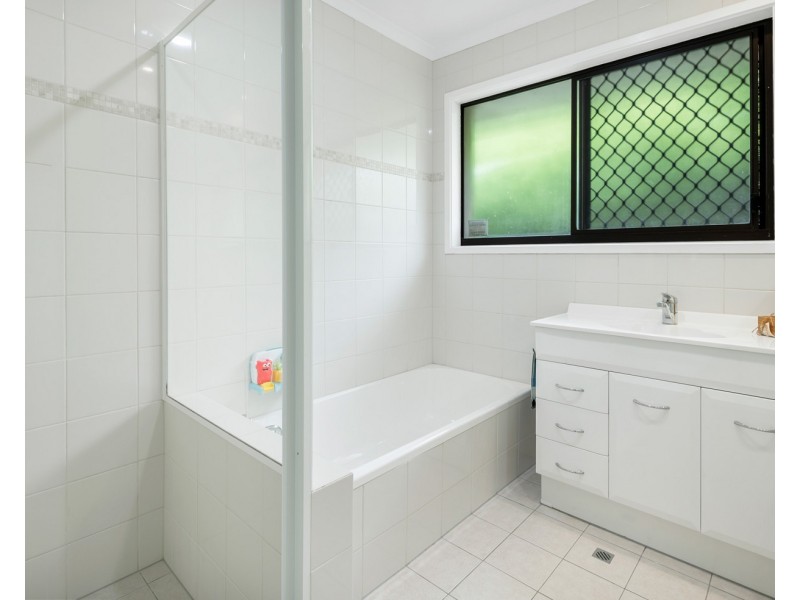 39 Pinkwood Drive, Ashmore QLD 4214