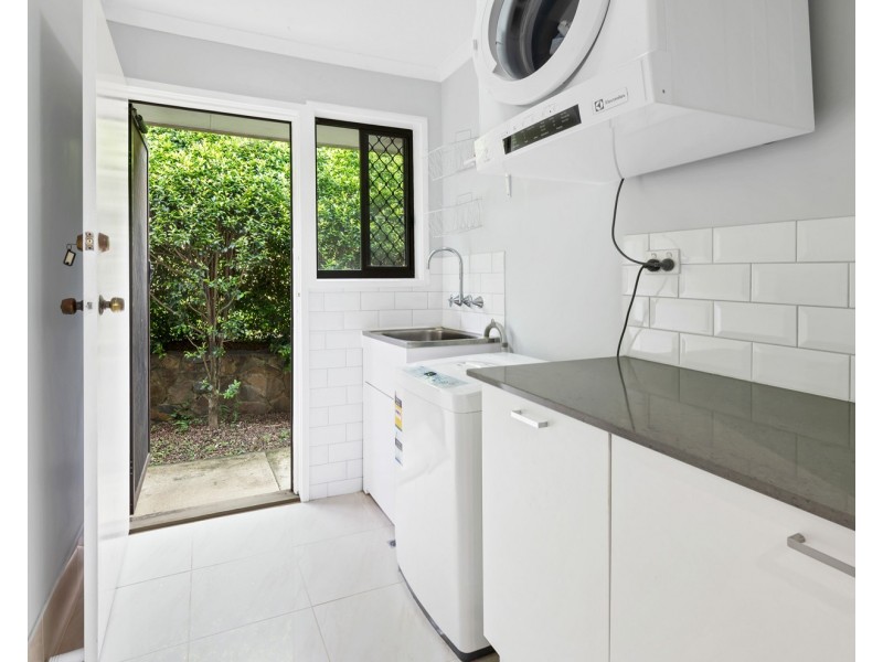 39 Pinkwood Drive, Ashmore QLD 4214