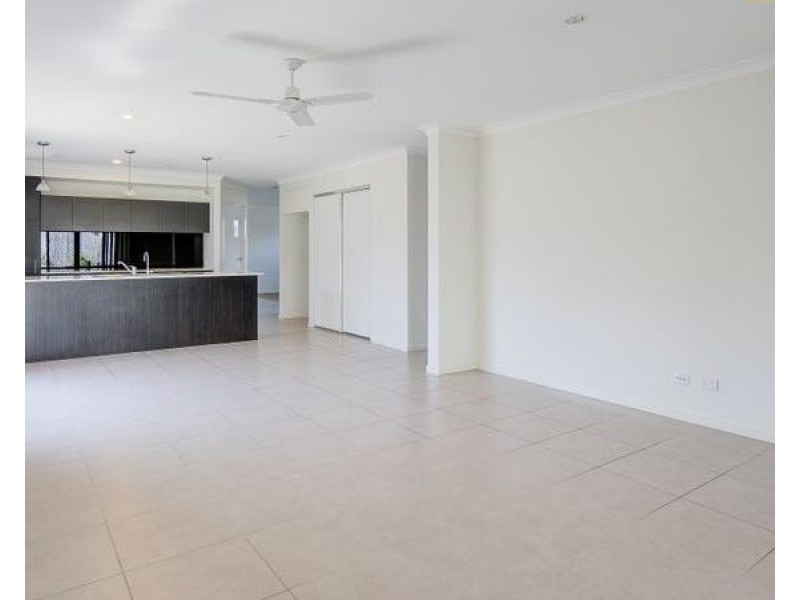 53 Ridgevale Boulevard, Holmview QLD 4207