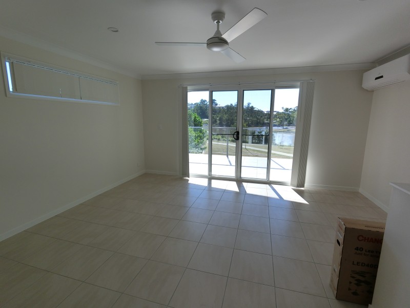 5/2 Lakes Entrance Drive, Springfield Lakes QLD 4300