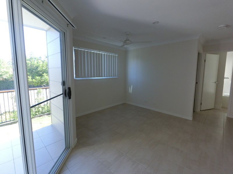 5/2 Lakes Entrance Drive, Springfield Lakes QLD 4300