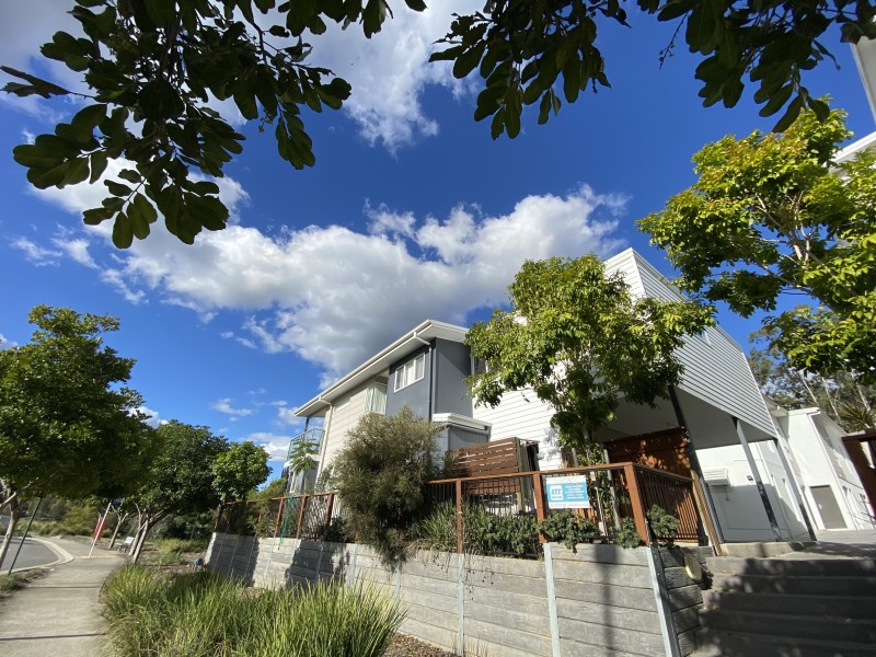 5/2 Lakes Entrance Drive, Springfield Lakes QLD 4300