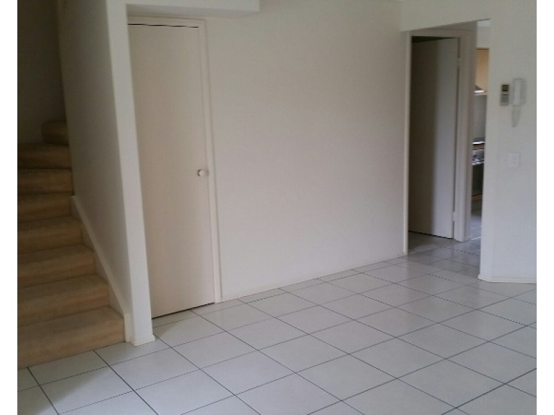 84/2 Bos Drive, Coomera QLD 4209