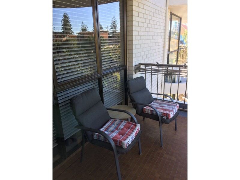 202/1855 Gold Coast Hwy, Burleigh Heads QLD 4220