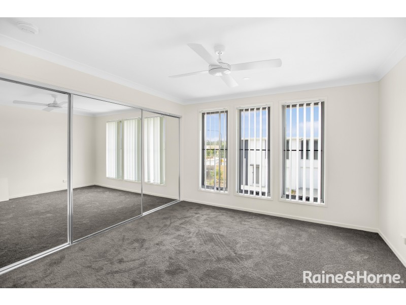 8/188 Gainsborough Drive, Pimpama QLD 4209