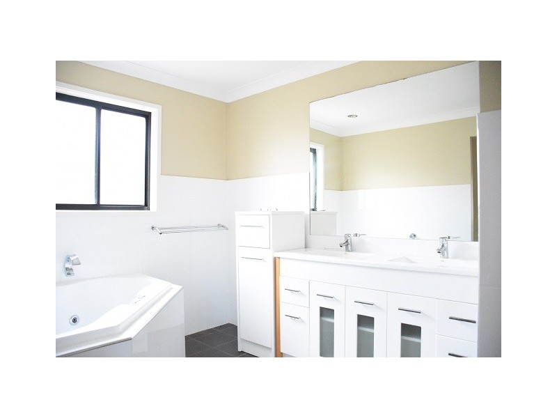 4 Hackney Court, Upper Coomera QLD 4209