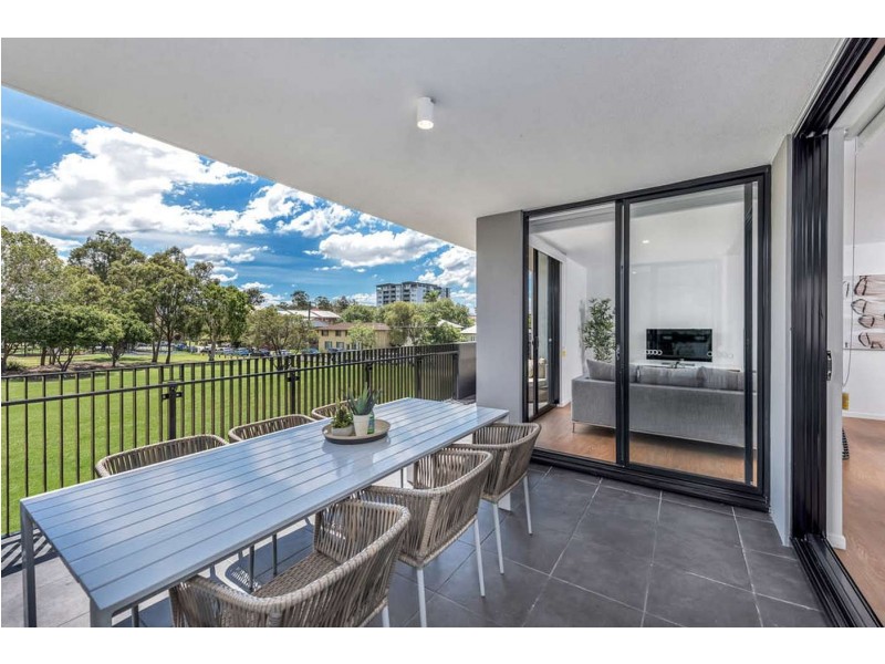 2/37 Norman Drive, Chermside QLD 4032