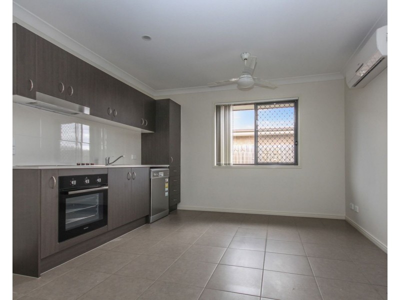 2/17 Melville Drive, Brassall QLD 4305