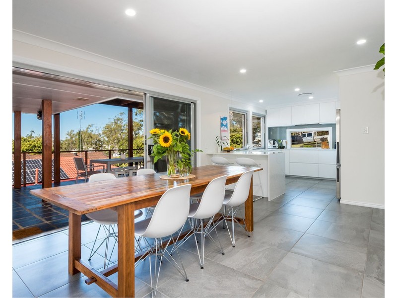 42 Parasol Street, Ashmore QLD 4214