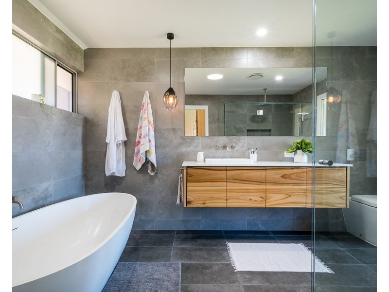 42 Parasol Street, Ashmore QLD 4214