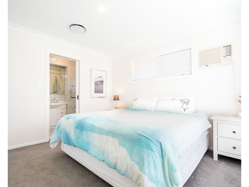 42 Parasol Street, Ashmore QLD 4214